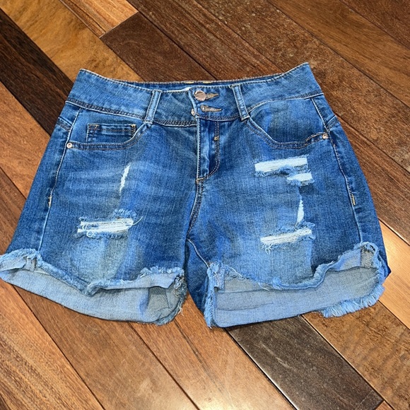 2 Pairs of Denim Shorts - Picture 5 of 7